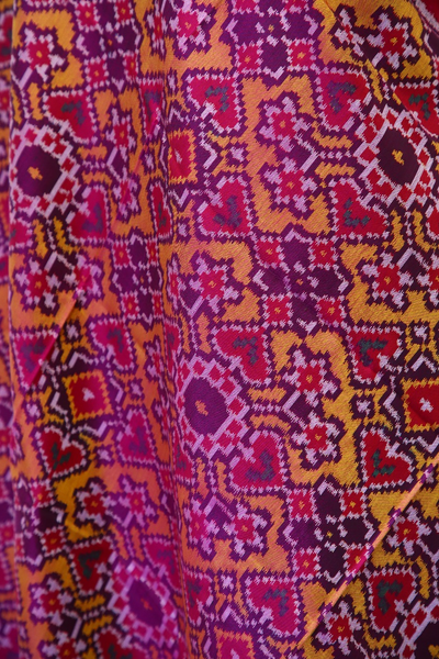 Semi double ikat dupatta in Pink and Yellow colour with traditional Manekchowk and Navratna design