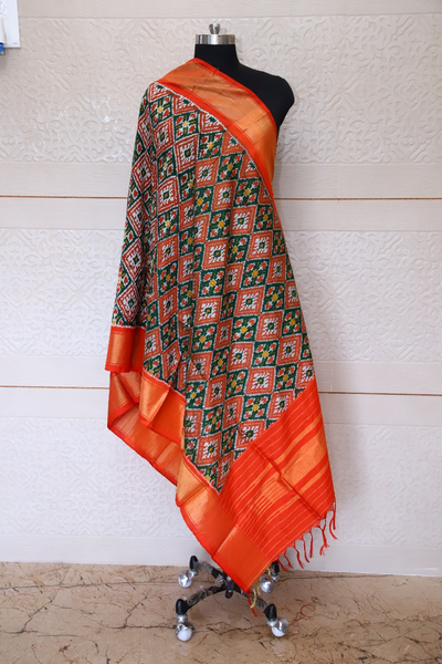 Single ikat dupatta in Red and Green combination with Paan Chanda Bhat design