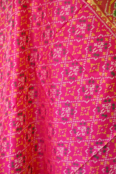 Traditional Buttonful design in Pink colour