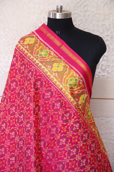 Traditional Buttonful design in Pink colour
