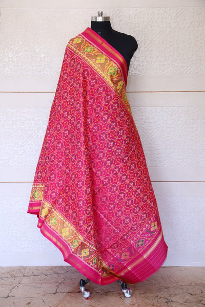 Traditional Buttonful design in Pink colour