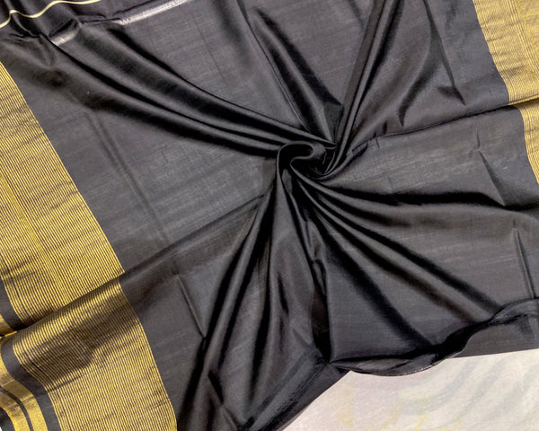 Black Pallu with tiny lines border Patola saree